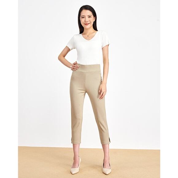 Tapata Beige Tan Neutral Pull On Stretch Knit 19 Inch Inseam Capri Pants SZ M - Picture 1 of 9
